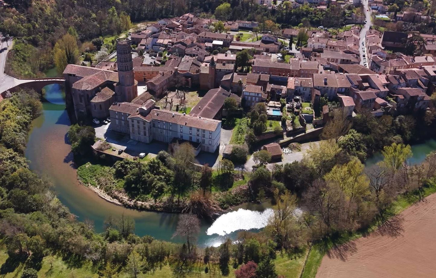 « Pourquoi les Français ne se détachent-ils pas de leurs villages ? »