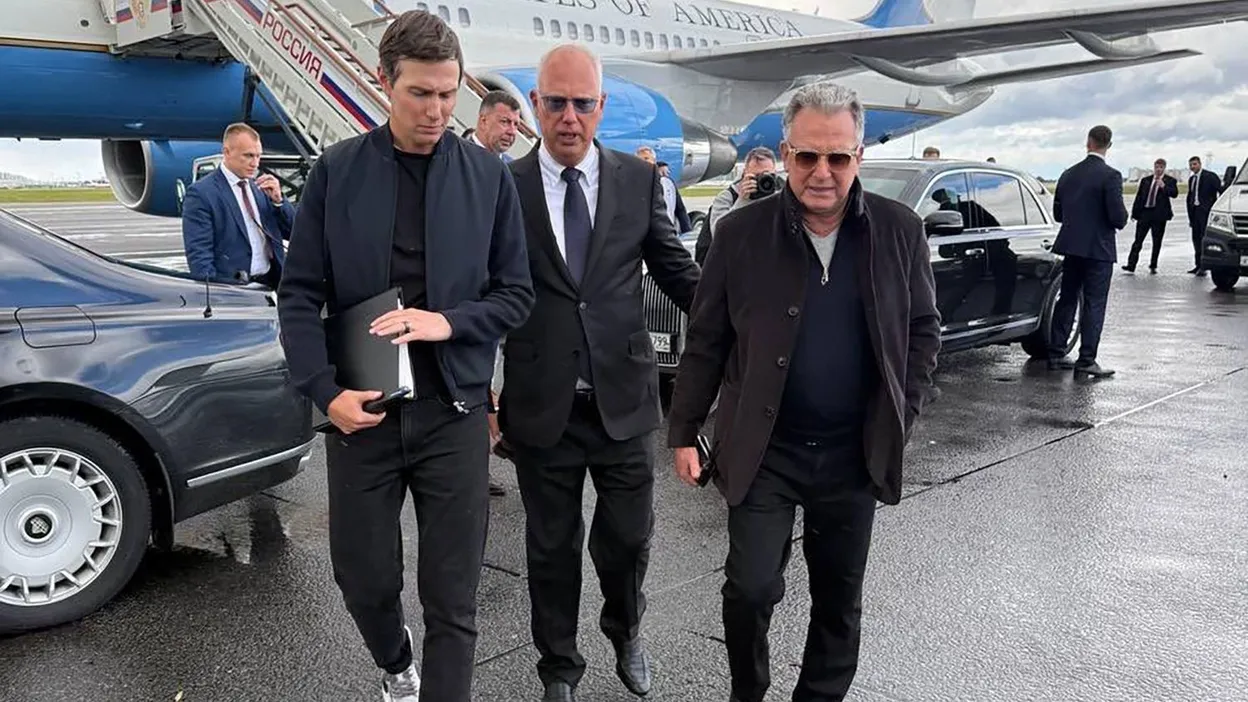 Poutine conclut les discussions à Moscou avant l'arrivée des émissaires de Trump à Kiev ce dimanche.