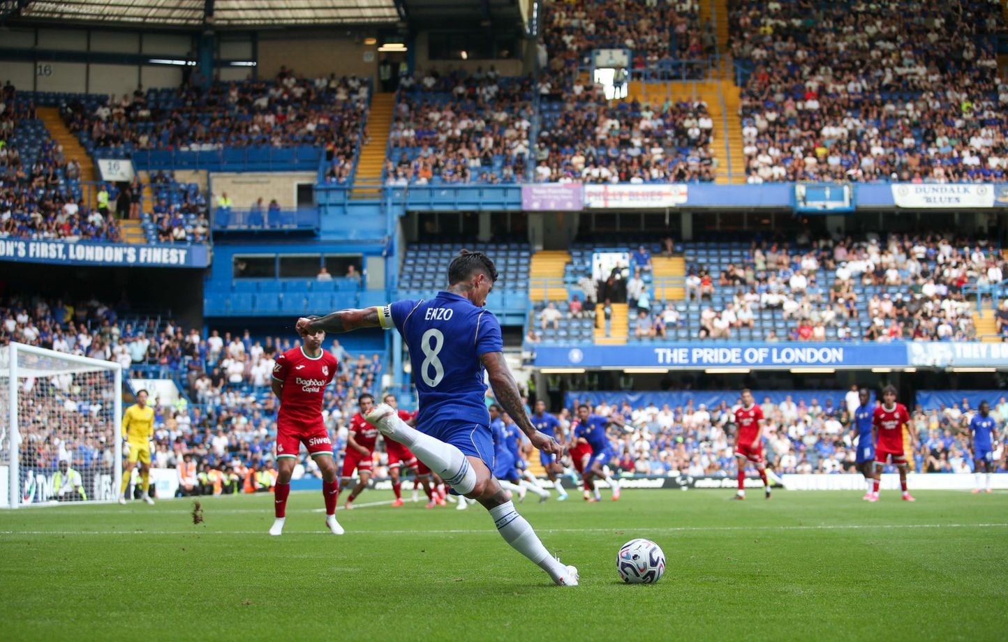 Premier League : « Une folie totale », le marché des transferts inquiète