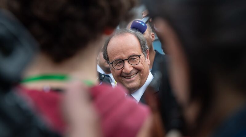 Présidentielle 2027 : Hollande annoncera fin décembre sa candidature, en campagne.