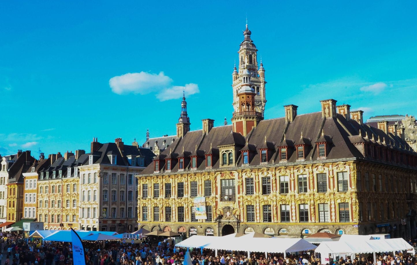 Présidentielle 2027 : Les prétendants à l’Élysée discutent politique et moules-frites à la Braderie de Lille