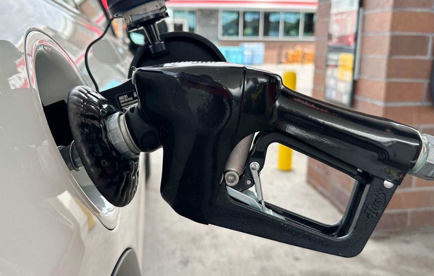 Prix des carburants : Bercy refuse une baisse de la fiscalité à la pompe