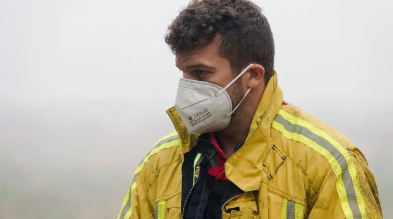 QR - Incendie dans les Fagnes : les pompiers face aux fumées nocives.