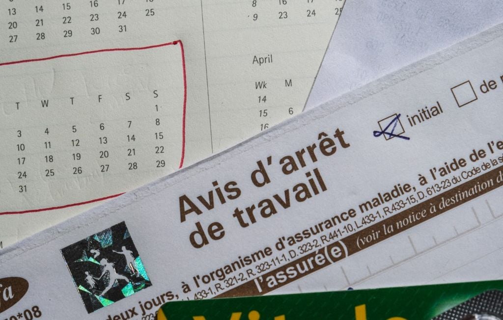 Réforme des arrêts maladie : une juriste dénonce une politique de contrôle