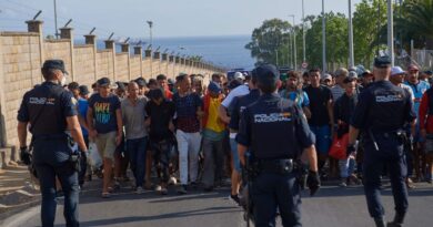 Renseignements espagnols alertent sur un risque d'« afflux massif » de migrants à Ceuta