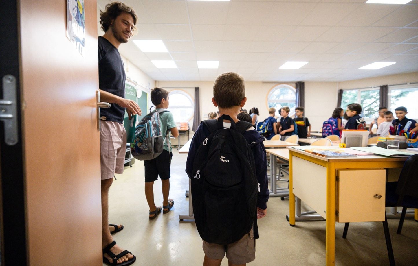 Rentrée scolaire 2026 : enseignants sans affectation, certains attendent, d’autres pointent à France Travail