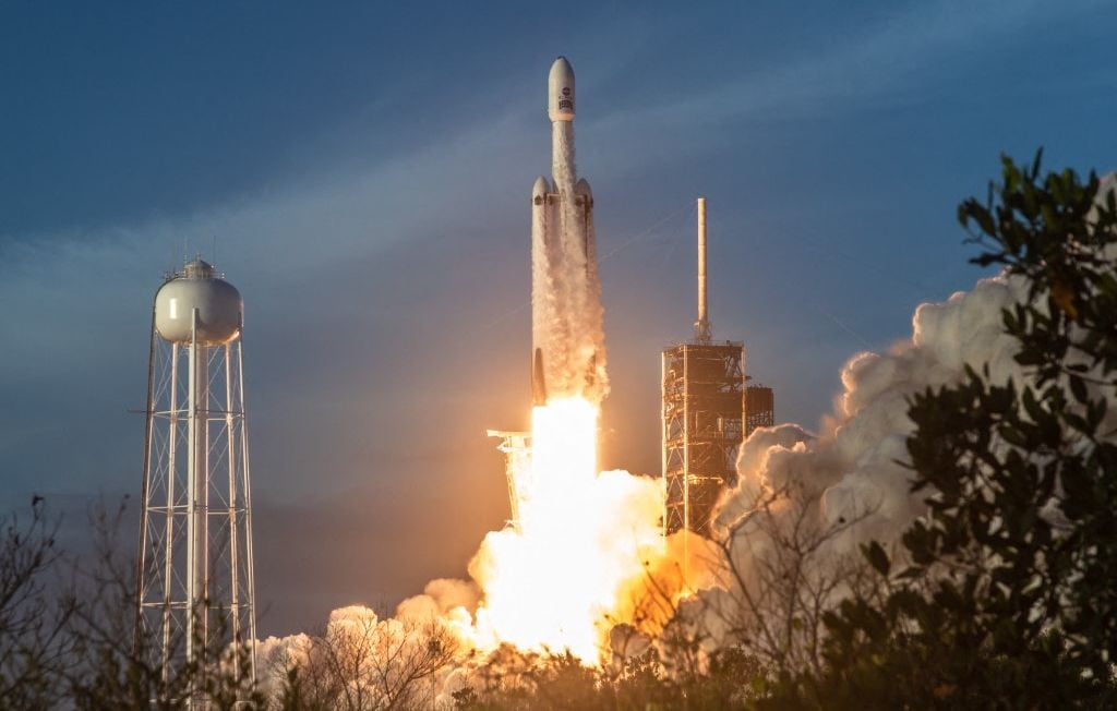 SpaceX et Blue Origin annulent leur participation au Sommet spatial de Paris… Un ordre de Trump ?