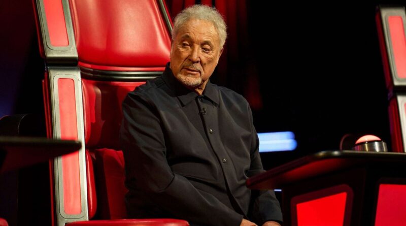 « Tom Jones viré de « The Voice UK » : jamais de bon moment pour renvoyer un octogénaire »