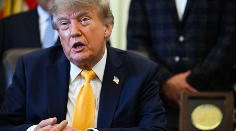 Trump et Poutine discutent, spéculations sur l’iPhone pliable, PSG en C1.