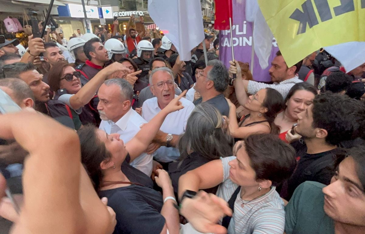 Turquie : comptes bloqués, manifestation dispersée, répression accrue contre les LGBT+