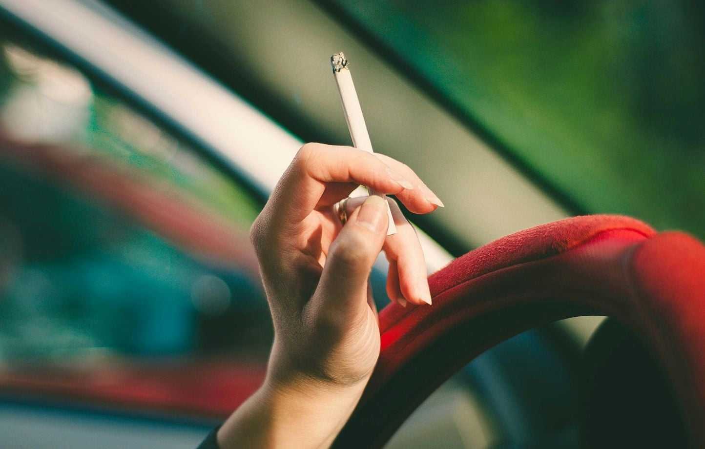 Une amende de 15.000 euros pour les mégots jetés en voiture ? Vous êtes pour ?