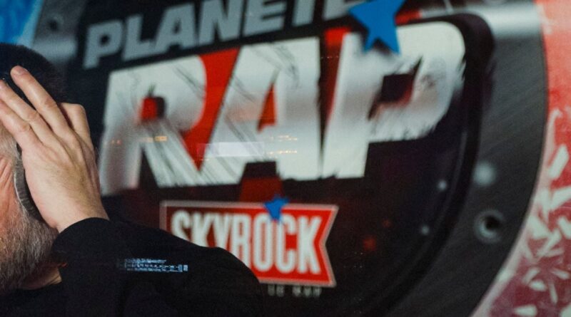 Victime d'un homejacking, un cadre de Skyrock attaque KZS pour cyberharcèlement.