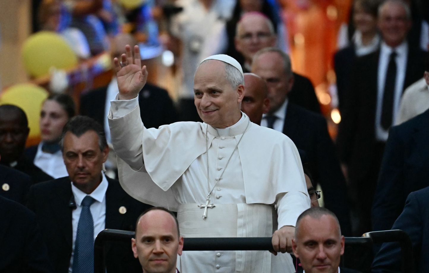 Visite du pape Léon XIV en France : messe à la Concorde, écrans géants et infos essentielles.