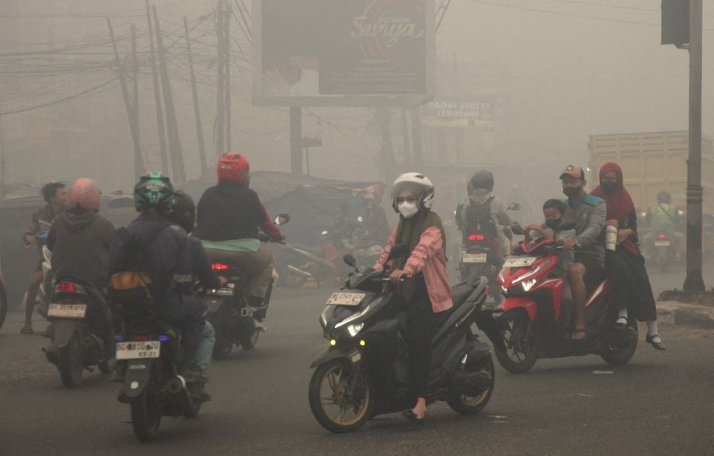 Asie du Sud-Est : air irrespirable, brouillards et incendies persistants