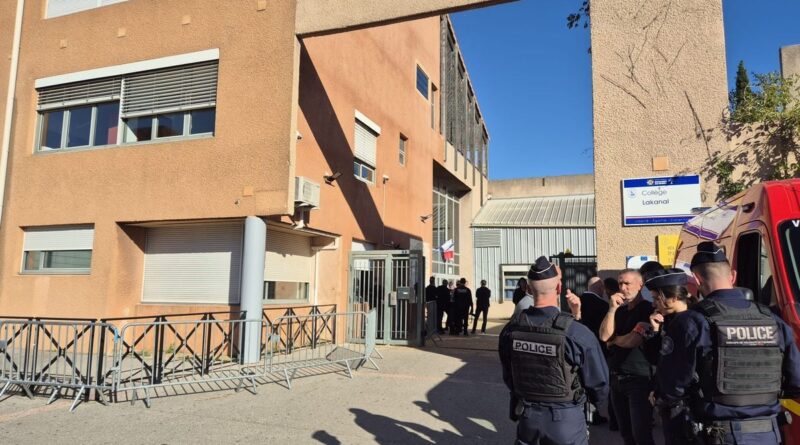 Aubagne : après la fusillade au collège, élèves, profs et parents sous le choc