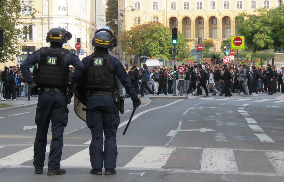 Blocus de lycées : 564 établissements perturbés vendredi, un policier frappé à Belfort