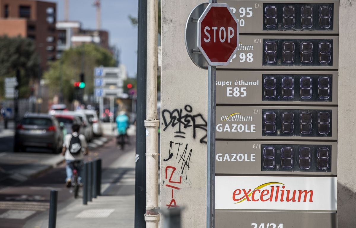 Crise des carburants : le plein va-t-il baisser de quinze centimes comme promis par Lecornu