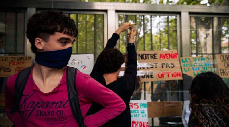 Lycées bloqués, Bolsonaro en tête au Brésil et France-Belgique en bref