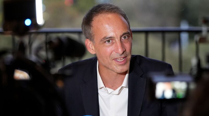 Raphaël Glucksmann élu dès le premier tour avec 66,17% des voix