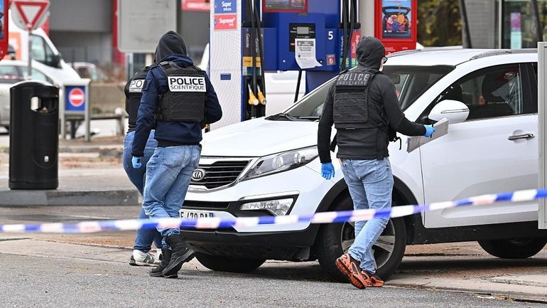 Trappes : un mort et au moins quatre blessés après des tirs, le Parquet antiterroriste enquête
